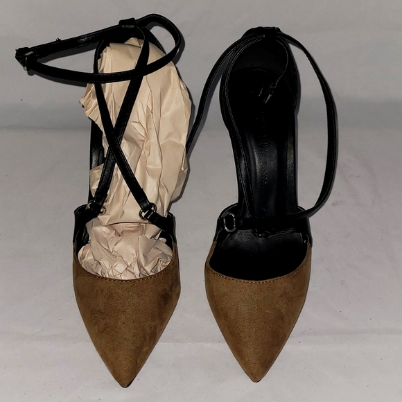 Women's Heels - Picture 1 of 3